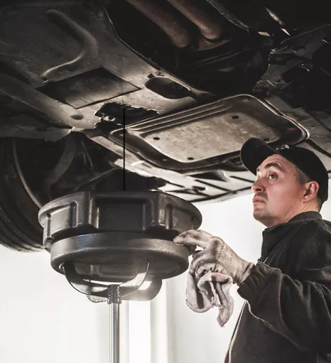 Wymiana oleju w samochodzie